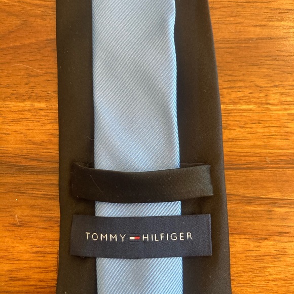 Set of Three Designer Ties - Picture 8 of 9